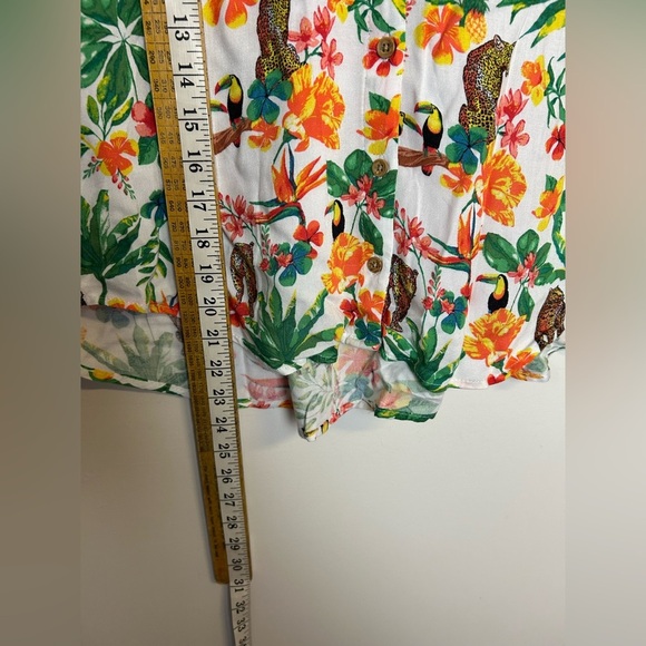 Jane + Delancey Novelty Print Button Down Blouse Floral Leopard Size M - Picture 7 of 12